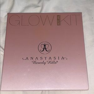 Anastasia glow kit